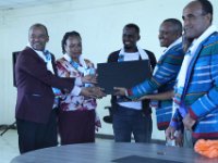 የኢትዮጵያ ብዝሀ ህይወት ኢንስቲትዩት ዘርፈ-ብዙ ጠቀሜታ ያላቸውን የትምህርት መሳሪያዎች እና የማበረታቻ ሽልማት ለኮንታ ዞን አመያ ዙሪያ ወረዳ አበረከተ፡፡